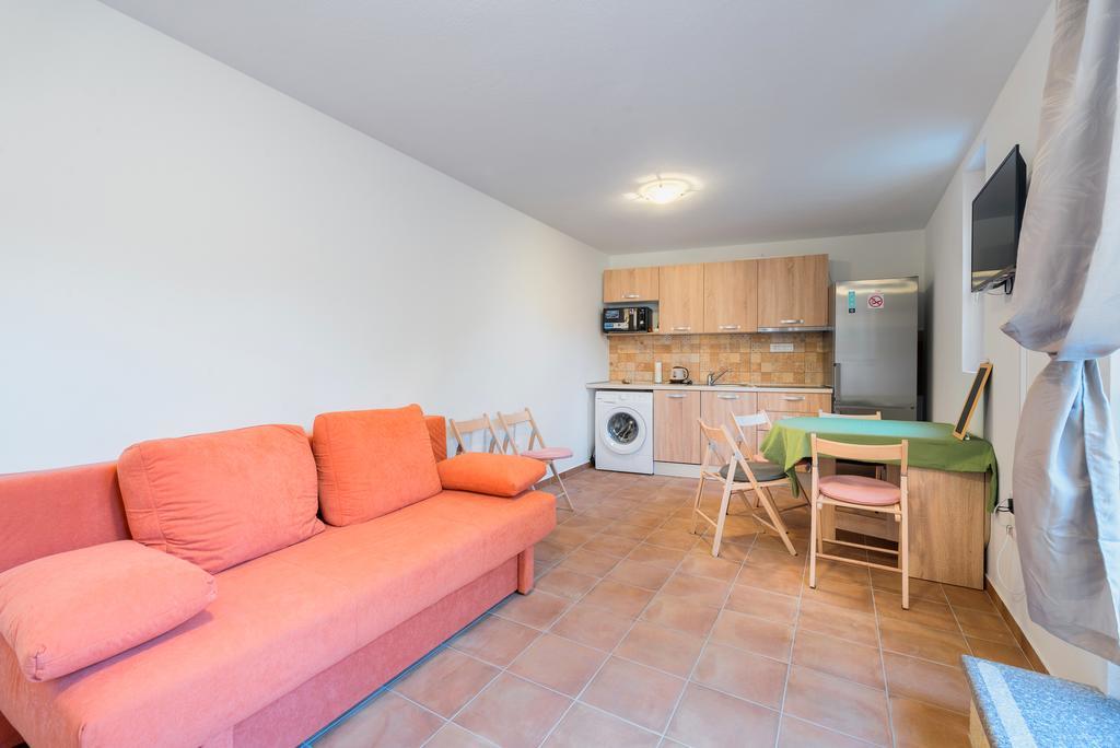 Apartment Pod Kastilom Jelsa Kültér fotó