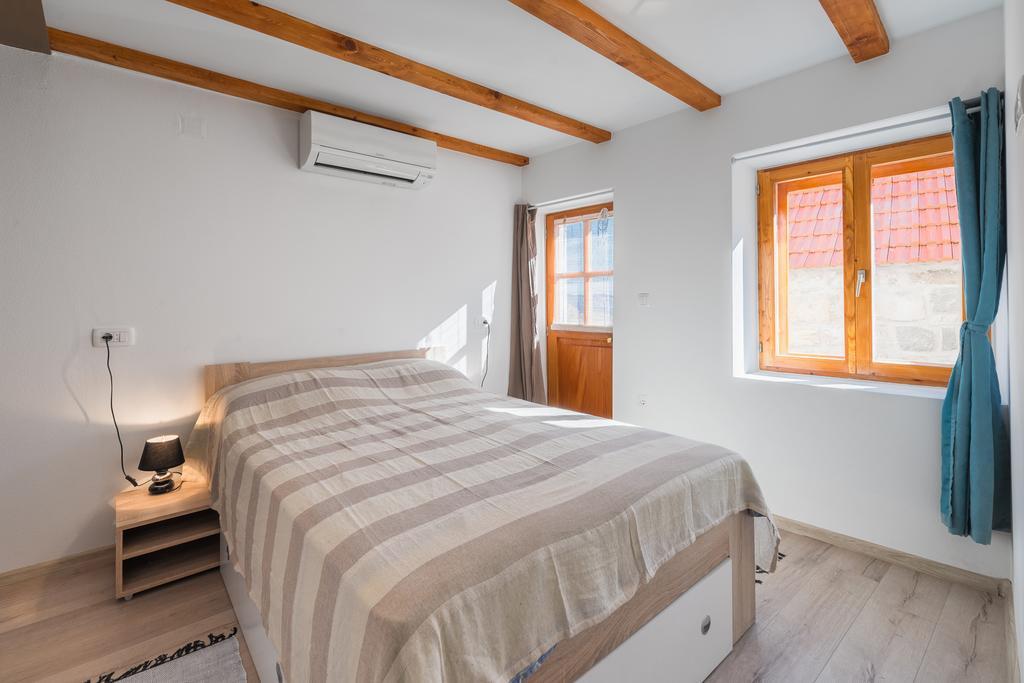 Apartment Pod Kastilom Jelsa Kültér fotó