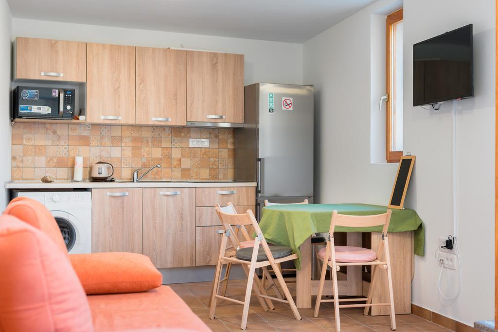 Apartment Pod Kastilom Jelsa Kültér fotó