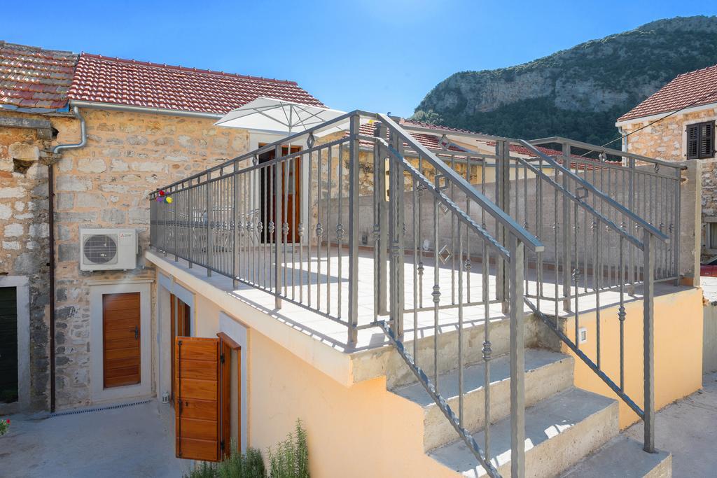 Apartment Pod Kastilom Jelsa Kültér fotó